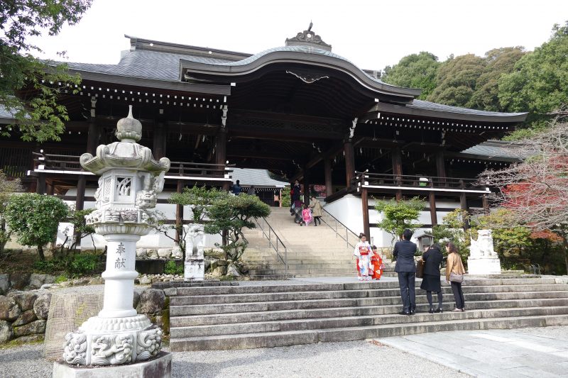 DMC-FZ1000で撮影　近江神宮の外拝殿