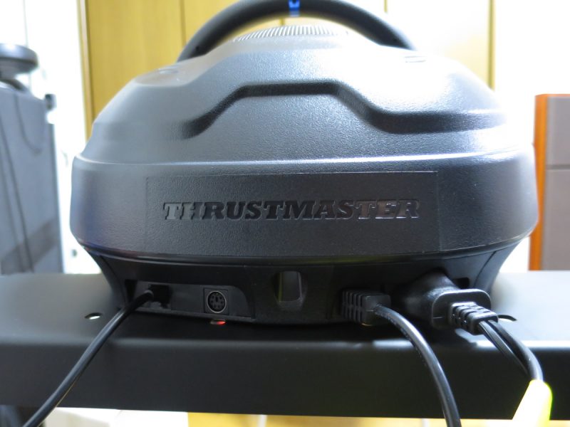 Thrustmaster T300RS GT Edition ケーブルの接続状態